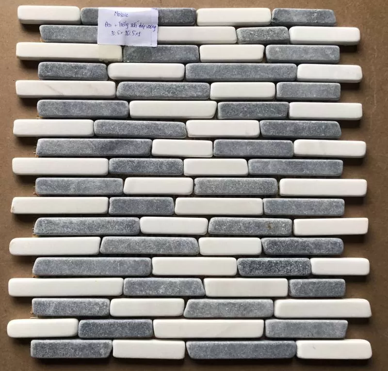 Đá mosaic đen + trắng sữa NA rung chip vuông LUX-15QRM14