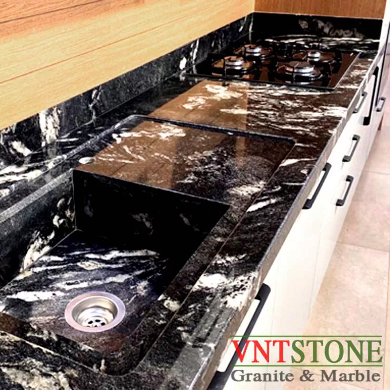 Đá Titanium Black Ốp Mặt Bếp