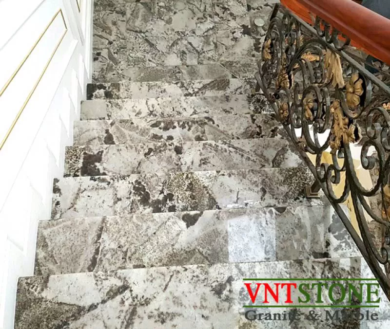 Đá ốp cầu thang màu trắng Azul Nova White