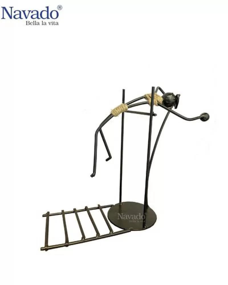 Sản phẩm decor bằng thép trưng bày Jump 