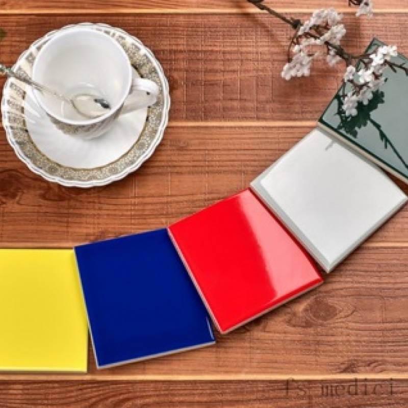 Gạch thẻ trang trí màu đỏ bóng 100x100mm M1110