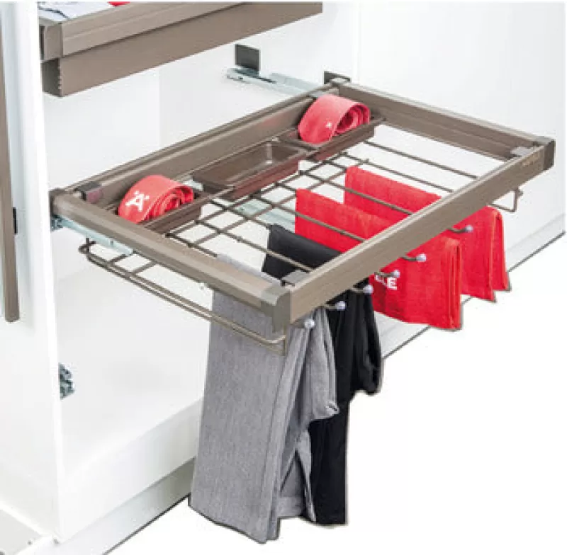 Móc treo quần với hộp nhựa