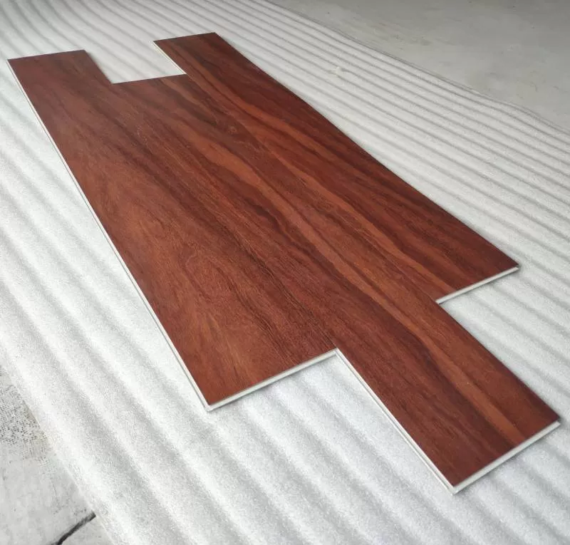 Sàn nhựa hèm khóa Thaiflor S97 thanh lý