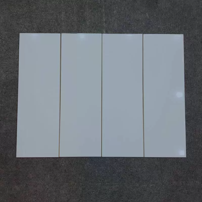 Gạch thẻ xám lạnh bóng phẳng KT 150x450x16mm GR0618P