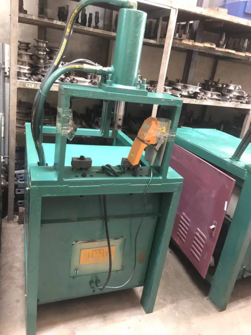 Máy Đột Góc Hộp