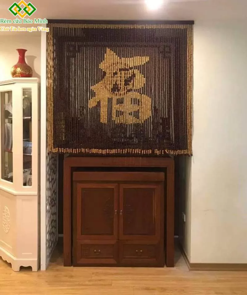 Rèm ngăn phòng thờ bằng hạt gỗ mã HGBM66