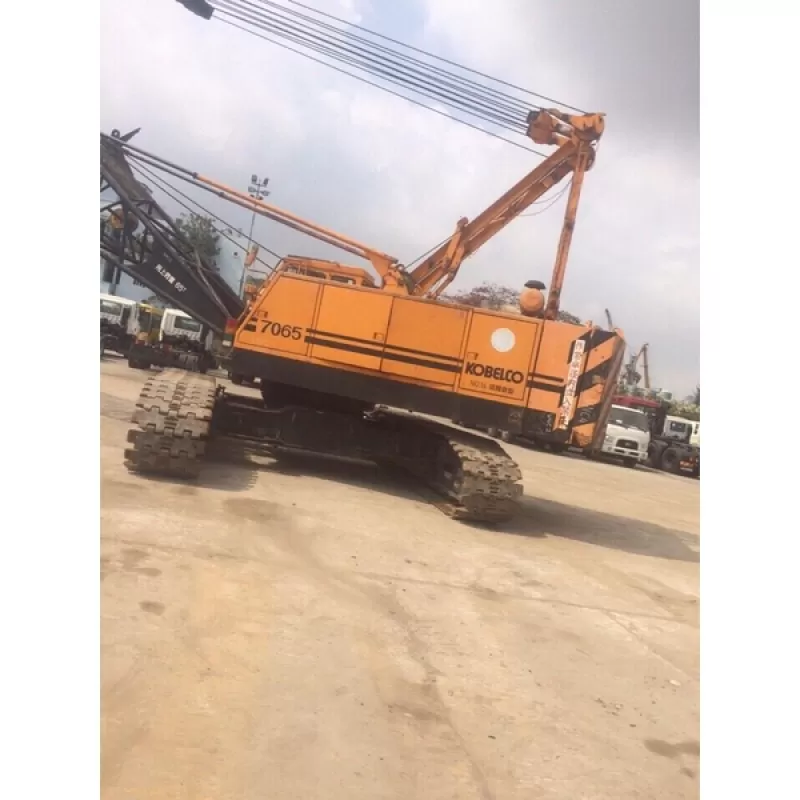 Bán và cho thuê cẩu bánh xích Kobelco 7065-1