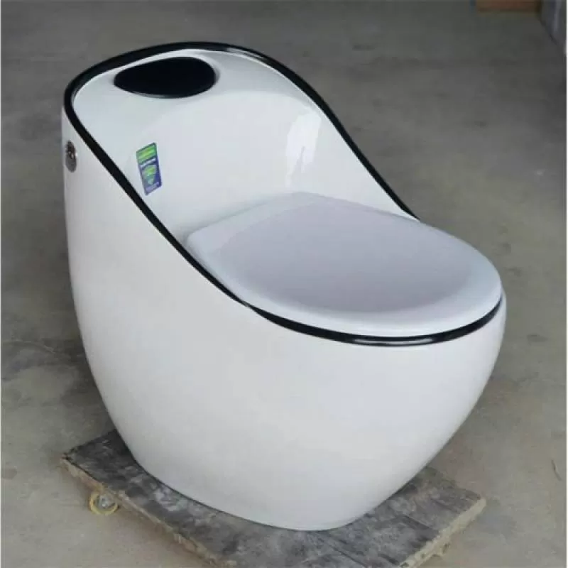 Bồn cầu trái trứng có viền đen 172