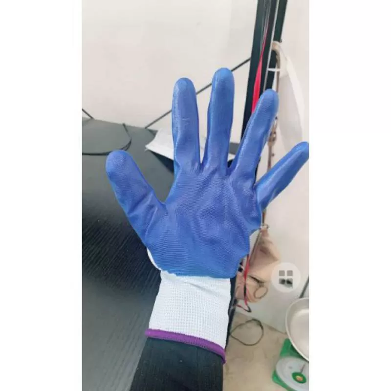 Găng tay poly mịn phủ lòng bàn tat