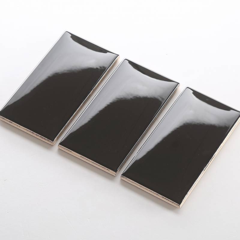 Gạch thẻ bánh mì màu đen bóng 75*150mm M751507P 