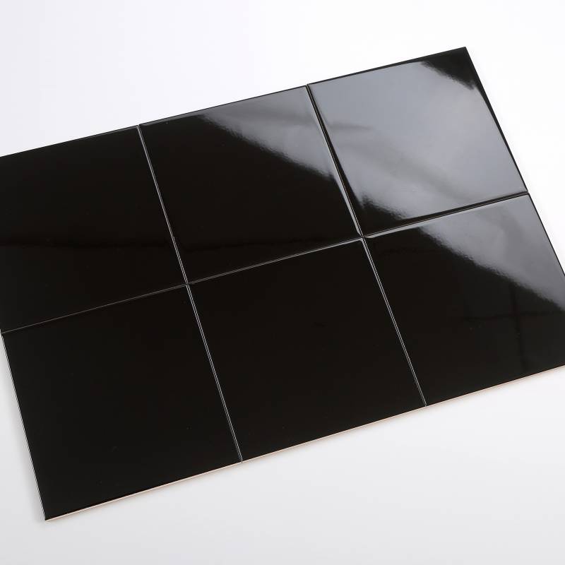 Gạch thẻ đen bóng phẳng 150*150mm M151507