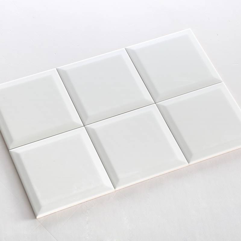 Gạch thẻ trắng mờ vát 150*150mm M151500XY 