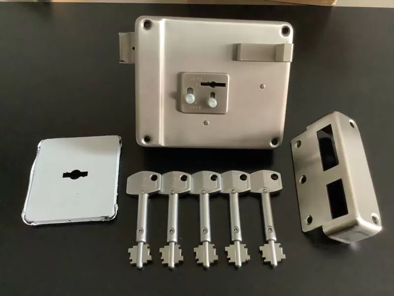 Khóa cửa cổng HOME