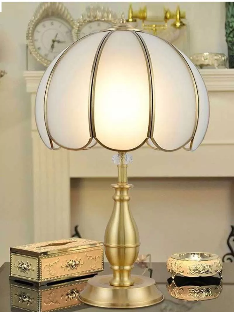 Đèn bàn đồng HT-41