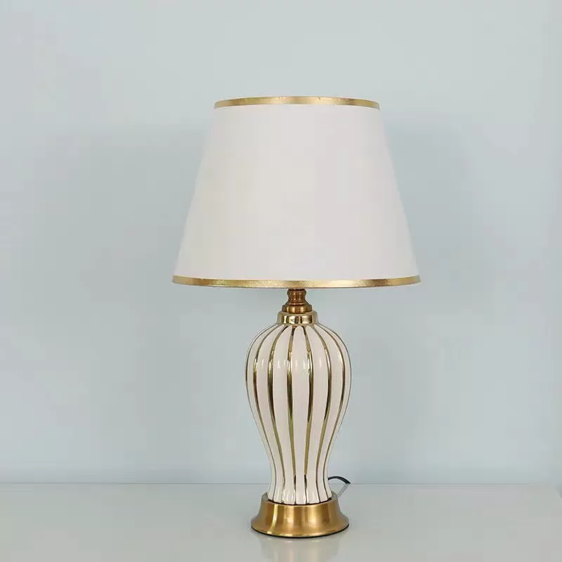 Đèn để bàn HTB-80