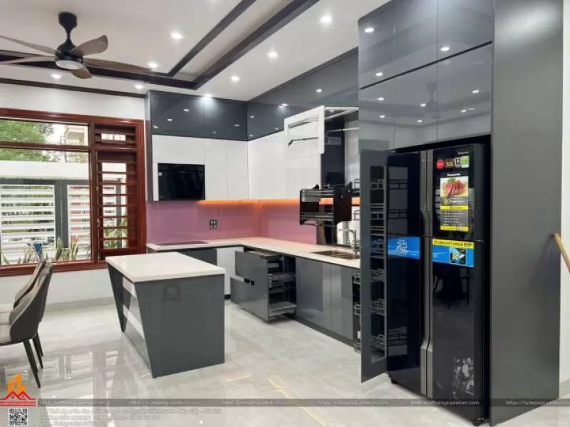 Thi công tủ bếp inox cánh acrylic nhà anh Long, Bắc Ninh 