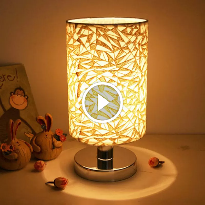 Mẫu đèn để bàn phòng ngủ nhỏ gọn GHO-2101 