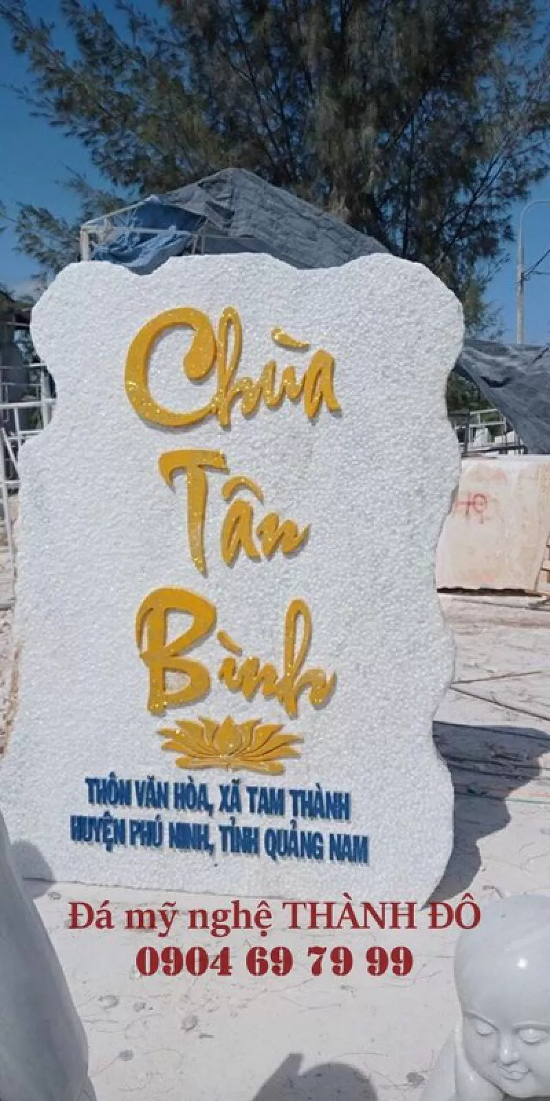 Bảng hiệu chùa Tân Bình