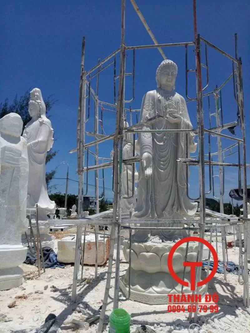 Tượng Phật A Di Đà 5m tại xưởng