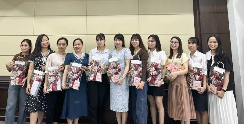 Chào mừng ngày phụ nữ Việt Nam 20-10-2023