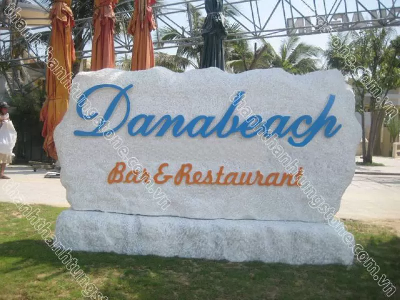 Sản phẩm Biển hiệu đá trắng 02 tại Thanh Thanh Tùng Stone