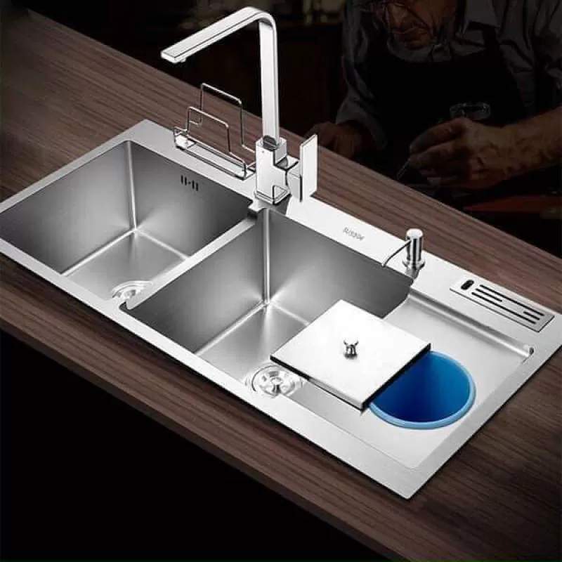HOT AND COLD SHINY KITCHEN TAP – CODE 106070