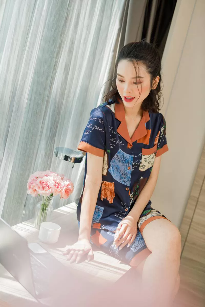 Bộ pijama lụa lửng họa tiết, đồ bộ mặc nhà nữ cao cấp