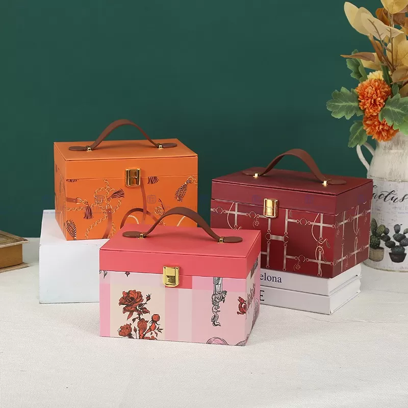 Hộp đựng sản phẩm cao cấp làm quà tặng doanh nghiệp 2023