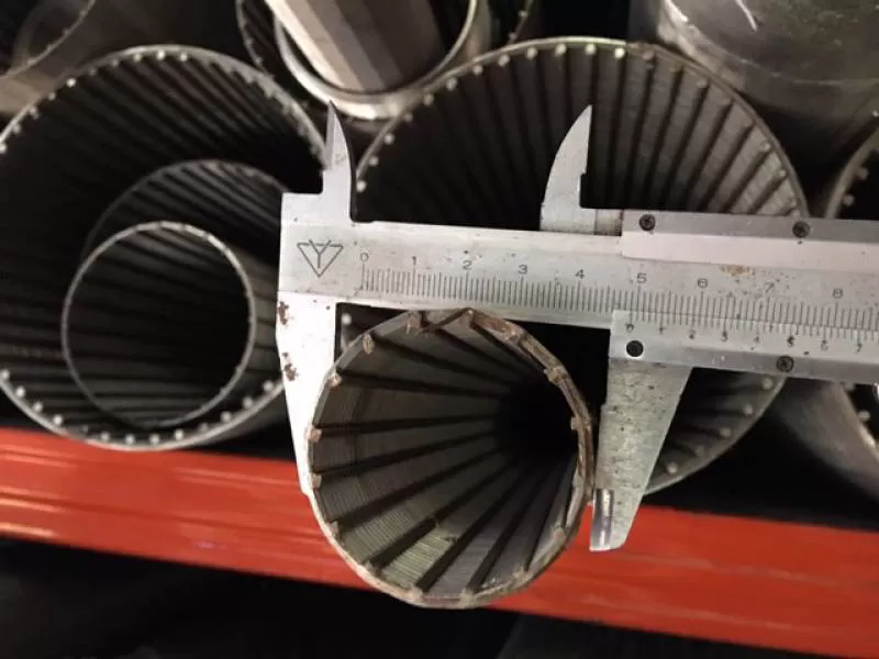 Ống lọc inox Johnson đường kính 49mm khe 0.3mm dài 1m DOE 