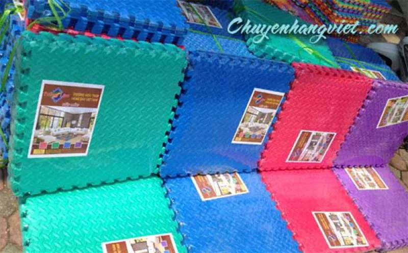 Xốp trải sàn màu vân khế Tường Lâm 60×60 