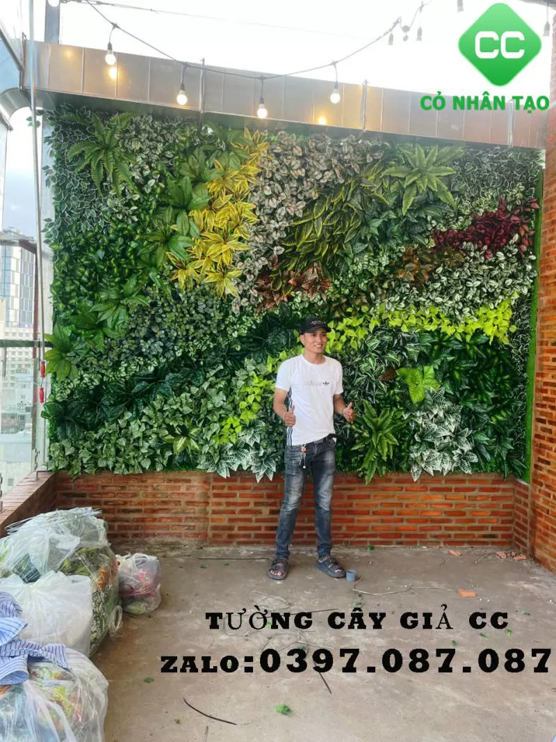 Thi công tường cây giả cho Khách Sạn Bến Thành Quận 1 HCM