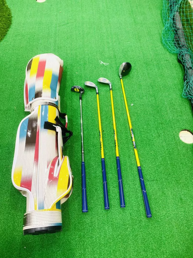 Bộ gậy golf trẻ em nam 4 gậy kèm 1 túi