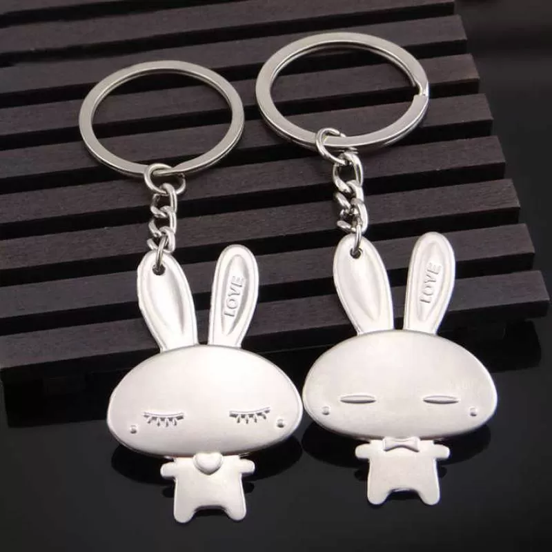 Wholesale Creative Gift Key Chain Metal Pendant Cartoon Rabbit Couple Keychain