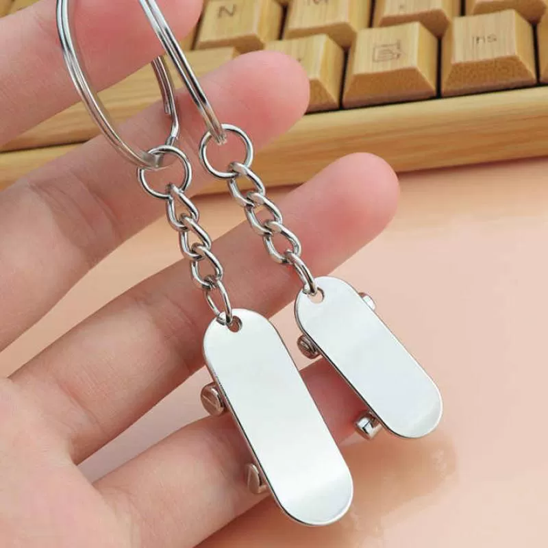 Wholesale Metal Couple Skateboard Keys Gift Fingertip Skateboard Keychain Finger Skateboard Pendant for Bag