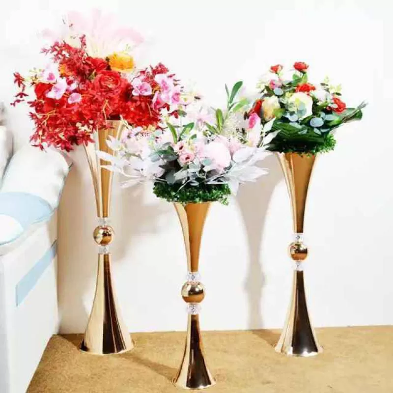 Hot Sales Gold Iron Flower Vase Table Candlestick and Road Guide Wax Wedding Decorations Wedding Props