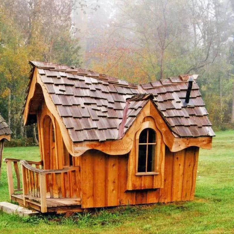 Direct Factory Custom Cabin Park Garden Ornaments Outdoor Wooden Sculpture Decoration for Garden