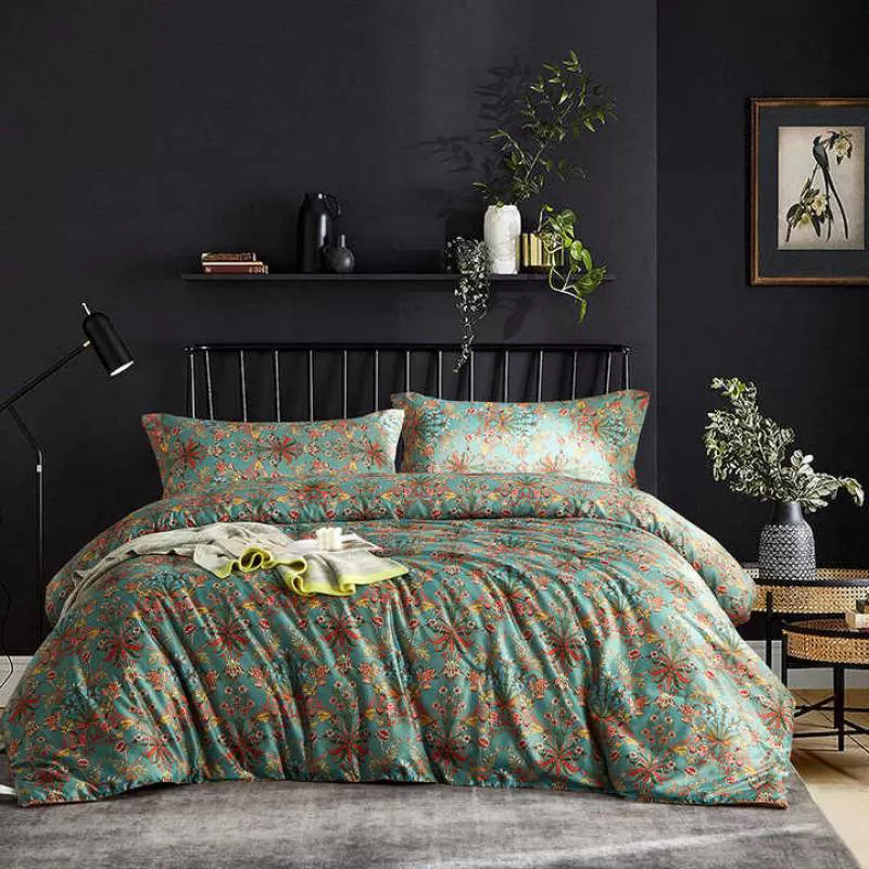 Elaborate Luxury Texture Satin Polyester Fiber Winter Quilt Spring and Autumn Quilt 3-piece Duvet Cover Bedding Set