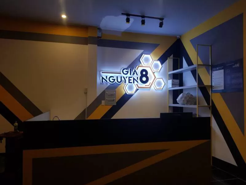 Bảng hiệu Gia Nguyễn