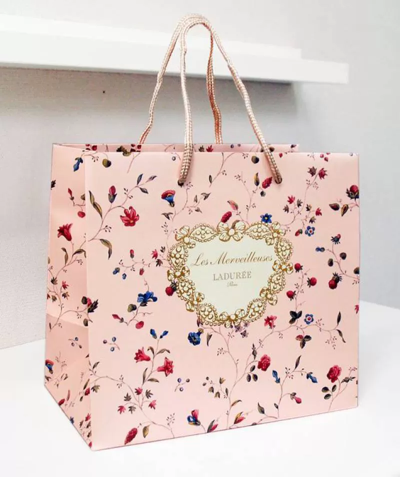 Túi giấy đựng quần áo