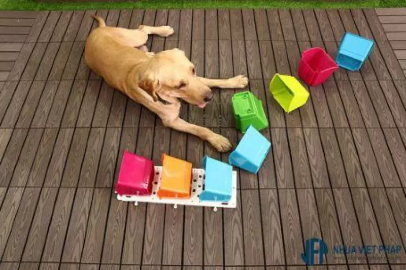 Giỏ hoa treo tường nhựa việt pháp