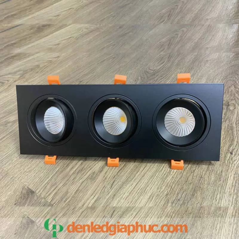 Đèn âm trần ba COB vỏ đen viền dày 3x7w - R