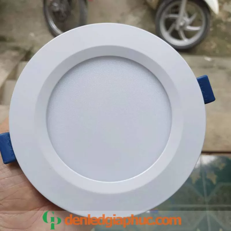 Đèn âm trần 7w 3 chế độ D90 khối đúc TOS TLC viền trắng